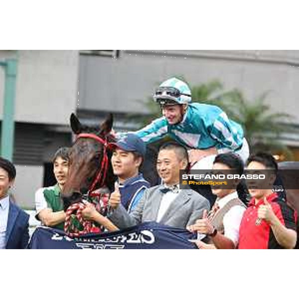 Longines Hong Kong International Races of Hong Kong - - Hong Kong, Sha Tin - 10 December 2023 - ph.Stefano Grasso/Longines James McDonald on Romantic Warrior wins the Longines Hong Kong Cup