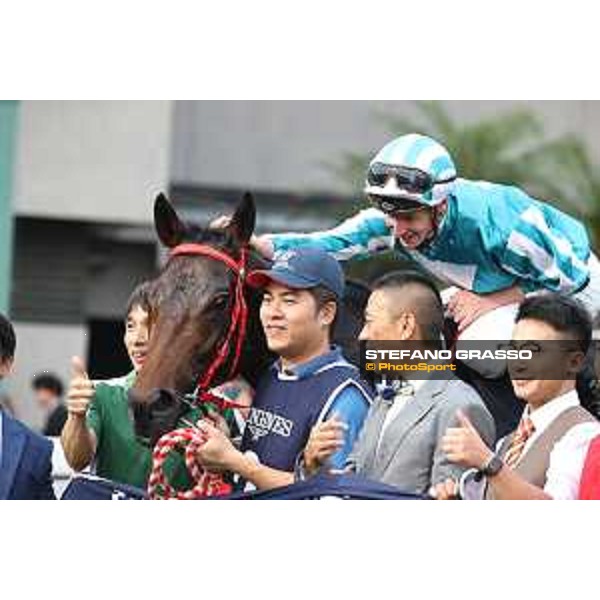 Longines Hong Kong International Races of Hong Kong - - Hong Kong, Sha Tin - 10 December 2023 - ph.Stefano Grasso/Longines James McDonald on Romantic Warrior wins the Longines Hong Kong Cup