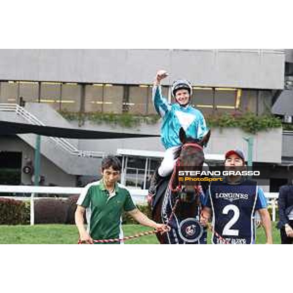 Longines Hong Kong International Races of Hong Kong - - Hong Kong, Sha Tin - 10 December 2023 - ph.Stefano Grasso/Longines James McDonald on Romantic Warrior wins the Longines Hong Kong Cup