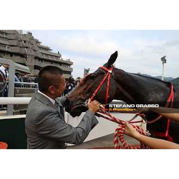 Longines Hong Kong International Races of Hong Kong - - Hong Kong, Sha Tin - 10 December 2023 - ph.Stefano Grasso/Longines James McDonald on Romantic Warrior wins the Longines Hong Kong Cup