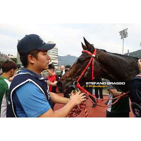 Longines Hong Kong International Races of Hong Kong - - Hong Kong, Sha Tin - 10 December 2023 - ph.Stefano Grasso/Longines James McDonald on Romantic Warrior wins the Longines Hong Kong Cup