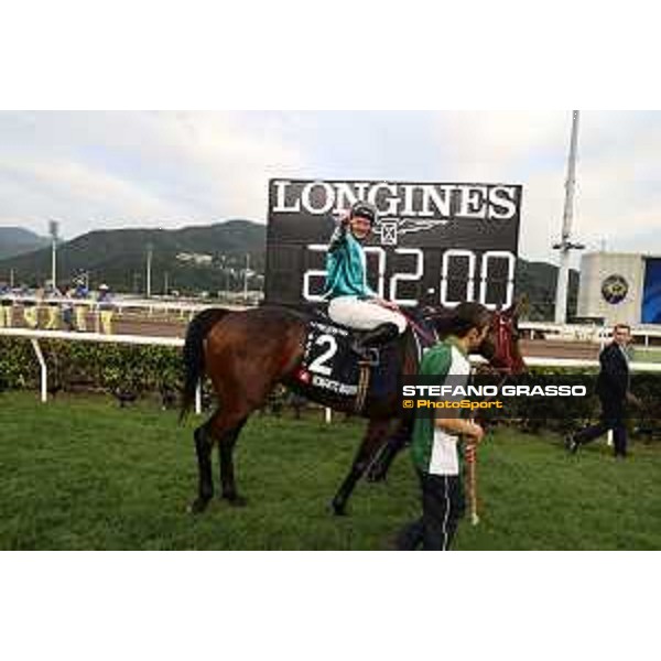 Longines Hong Kong International Races of Hong Kong - - Hong Kong, Sha Tin - 10 December 2023 - ph.Stefano Grasso/Longines James McDonald on Romantic Warrior wins the Longines Hong Kong Cup