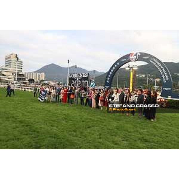 Longines Hong Kong International Races of Hong Kong - - Hong Kong, Sha Tin - 10 December 2023 - ph.Stefano Grasso/Longines James McDonald on Romantic Warrior wins the Longines Hong Kong Cup