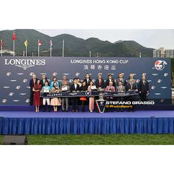 Longines Hong Kong International Races of Hong Kong - - Hong Kong, Sha Tin - 10 December 2023 - ph.Stefano Grasso/Longines James McDonald on Romantic Warrior wins the Longines Hong Kong Cup