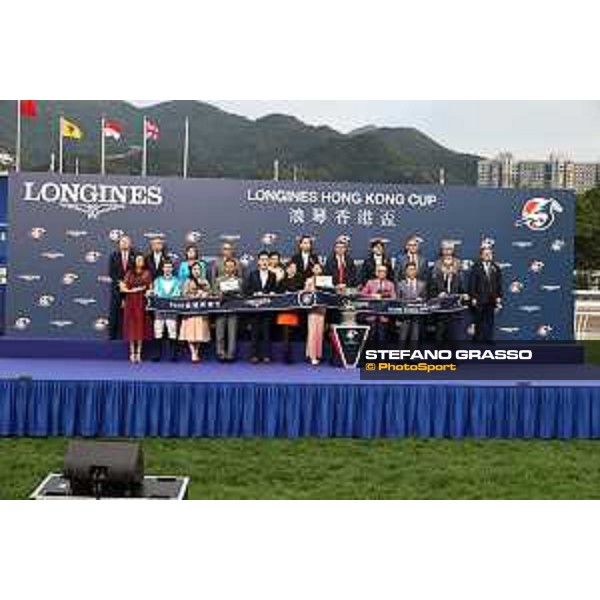 Longines Hong Kong International Races of Hong Kong - - Hong Kong, Sha Tin - 10 December 2023 - ph.Stefano Grasso/Longines James McDonald on Romantic Warrior wins the Longines Hong Kong Cup