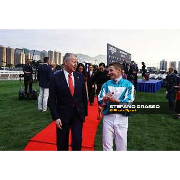 Longines Hong Kong International Races of Hong Kong - - Hong Kong, Sha Tin - 10 December 2023 - ph.Stefano Grasso/Longines James McDonald on Romantic Warrior wins the Longines Hong Kong Cup