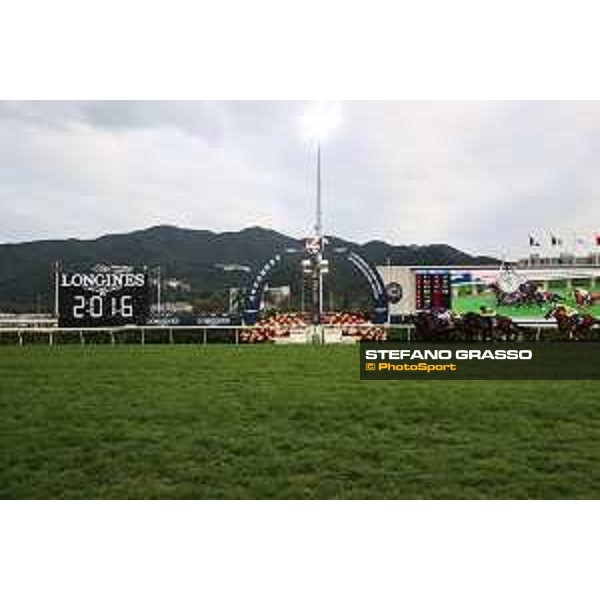 Longines Hong Kong International Races of Hong Kong - - Hong Kong, Sha Tin - 10 December 2023 - ph.Stefano Grasso/Longines James McDonald on Romantic Warrior wins the Longines Hong Kong Cup