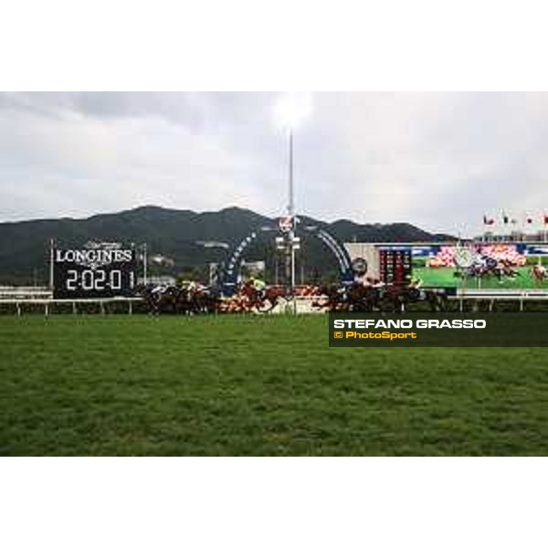 Longines Hong Kong International Races of Hong Kong - - Hong Kong, Sha Tin - 10 December 2023 - ph.Stefano Grasso/Longines James McDonald on Romantic Warrior wins the Longines Hong Kong Cup