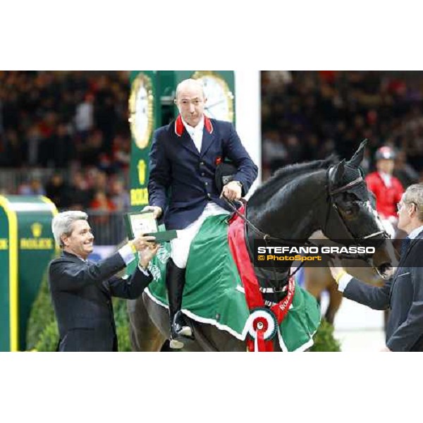 Michael Whitaker on Insultech Amai winners of the Jumping Verona - Rolex Fei World Cup tm 2009 with dott. Marini and John Roche Verona, 8th nov. 2009 ph.Fieracavalli/Stefano Grasso