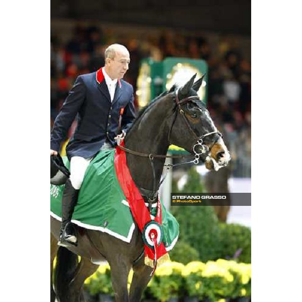 Michael Whitaker on Insul Tech Amai winners of the Jumping Verona - Rolex Fei World Cup tm 2009 Verona, 8th nov. 2009 ph.Fieracavalli/Stefano Grasso
