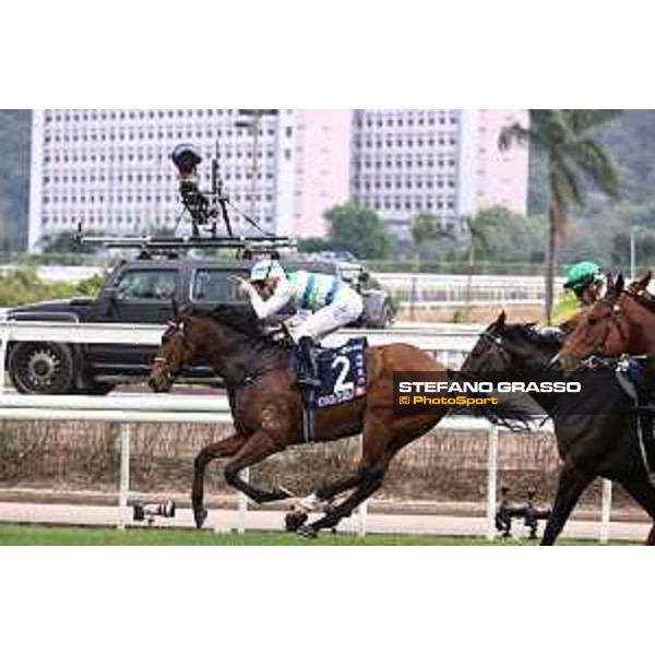 LHKIR 2024 of Hong Kong - - Hong Kong, Sha Tin racecourse - 8 December 2024 - ph.Stefano Grasso/Longines James McDonald on Voyage Bubble wins the Longines Hong Kong Mile