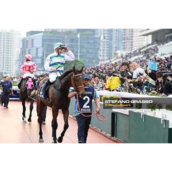 LHKIR 2024 of Hong Kong - - Hong Kong, Sha Tin racecourse - 8 December 2024 - ph.Stefano Grasso/Longines James McDonald on Voyage Bubble wins the Longines Hong Kong Mile