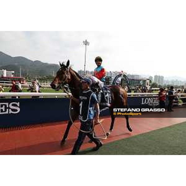 LHKIR 2024 of Hong Kong - - Hong Kong, Sha Tin racecourse - 8 December 2024 - ph.Stefano Grasso/Longines Zac Purton on Ka Ying Rising wins the Longines Hong Kong Sprint
