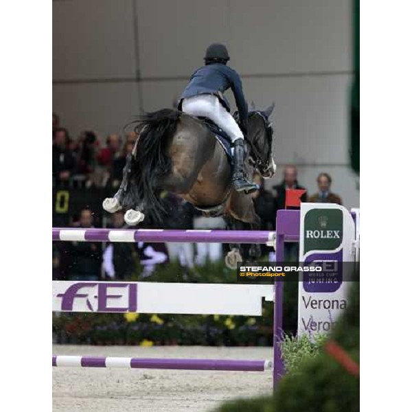 Natale Chiaudani on Snai Seldana di Campalto jumps during the Jumping Verona - Rolex Fei World Cup tm 2009 Verona, 8th nov. 2009 ph.Fieracavalli/Stefano Grasso