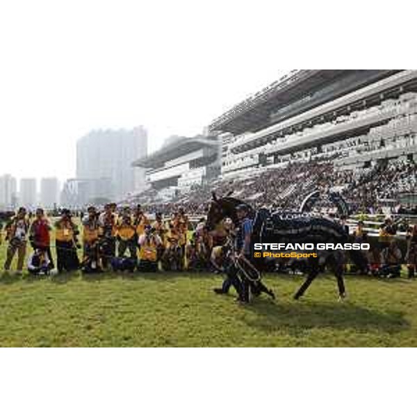 LHKIR 2024 of Hong Kong - - Hong Kong, Sha Tin racecourse - 8 December 2024 - ph.Stefano Grasso/Longines Zac Purton on Ka Ying Rising wins the Longines Hong Kong Sprint