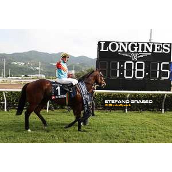 LHKIR 2024 of Hong Kong - - Hong Kong, Sha Tin racecourse - 8 December 2024 - ph.Stefano Grasso/Longines Zac Purton on Ka Ying Rising wins the Longines Hong Kong Sprint