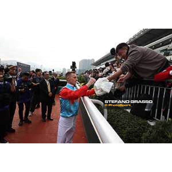 LHKIR 2024 of Hong Kong - - Hong Kong, Sha Tin racecourse - 8 December 2024 - ph.Stefano Grasso/Longines Zac Purton on Ka Ying Rising wins the Longines Hong Kong Sprint