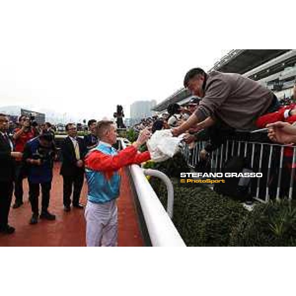 LHKIR 2024 of Hong Kong - - Hong Kong, Sha Tin racecourse - 8 December 2024 - ph.Stefano Grasso/Longines Zac Purton on Ka Ying Rising wins the Longines Hong Kong Sprint