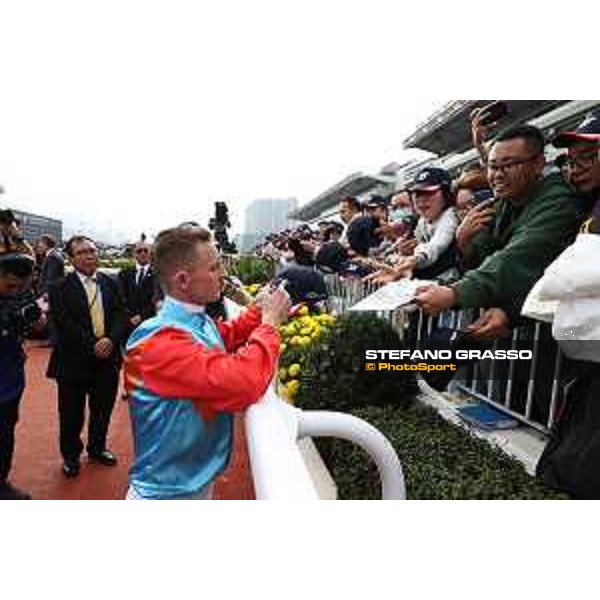 LHKIR 2024 of Hong Kong - - Hong Kong, Sha Tin racecourse - 8 December 2024 - ph.Stefano Grasso/Longines Zac Purton on Ka Ying Rising wins the Longines Hong Kong Sprint