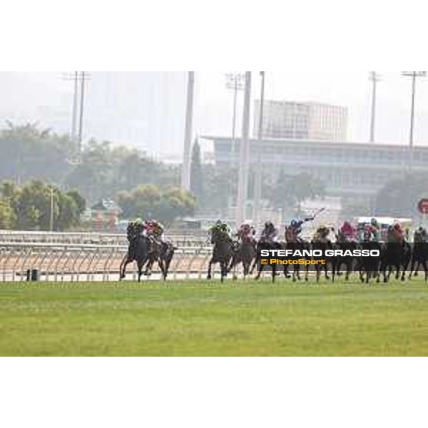 LHKIR 2024 of Hong Kong - - Hong Kong, Sha Tin racecourse - 8 December 2024 - ph.Stefano Grasso/Longines Zac Purton on Ka Ying Rising wins the Longines Hong Kong Sprint