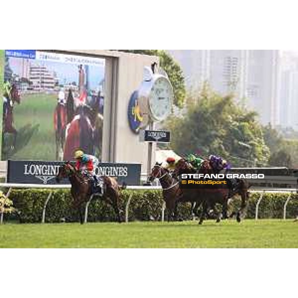 LHKIR 2024 of Hong Kong - - Hong Kong, Sha Tin racecourse - 8 December 2024 - ph.Stefano Grasso/Longines Zac Purton on Ka Ying Rising wins the Longines Hong Kong Sprint