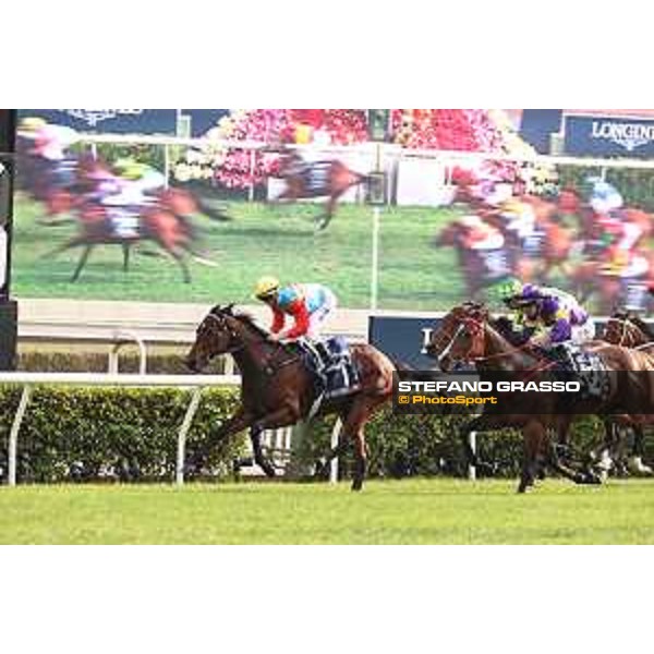 LHKIR 2024 of Hong Kong - - Hong Kong, Sha Tin racecourse - 8 December 2024 - ph.Stefano Grasso/Longines Zac Purton on Ka Ying Rising wins the Longines Hong Kong Sprint