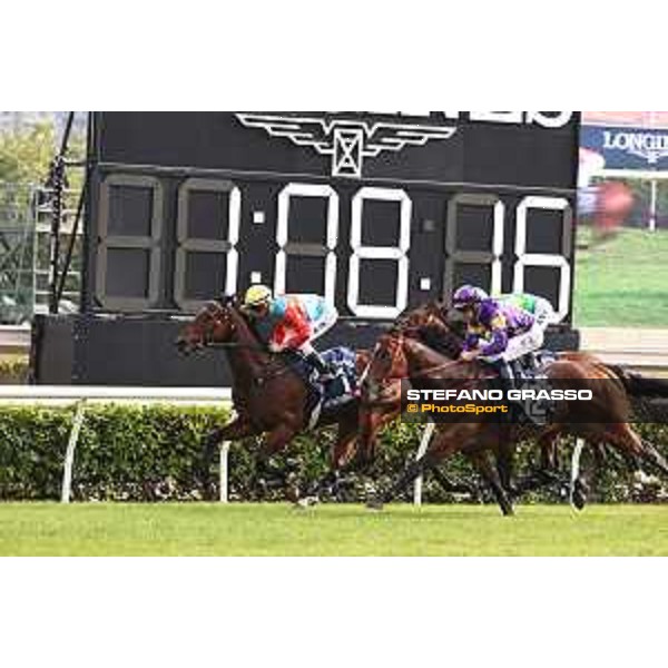 LHKIR 2024 of Hong Kong - - Hong Kong, Sha Tin racecourse - 8 December 2024 - ph.Stefano Grasso/Longines Zac Purton on Ka Ying Rising wins the Longines Hong Kong Sprint