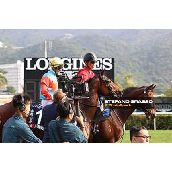 LHKIR 2024 of Hong Kong - - Hong Kong, Sha Tin racecourse - 8 December 2024 - ph.Stefano Grasso/Longines Zac Purton on Ka Ying Rising wins the Longines Hong Kong Sprint