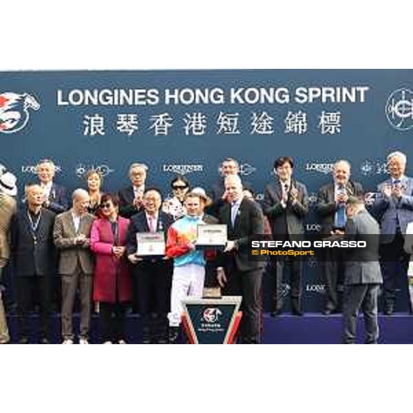 LHKIR 2024 of Hong Kong - - Hong Kong, Sha Tin racecourse - 8 December 2024 - ph.Stefano Grasso/Longines Zac Purton on Ka Ying Rising wins the Longines Hong Kong Sprint