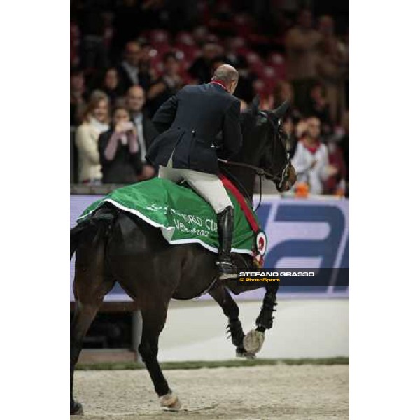 Michael Whitaker and Insultech Amai winners of the Jumping Verona - Rolex Fei World Cup tm 2009 Verona, 8th nov. 2009 ph.Fieracavalli/Stefano Grasso
