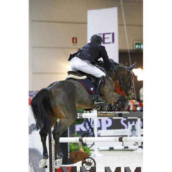 Eric Van der Vleuten jumps on VDL Groep Tomboy during the Jumping Verona - Rolex Fei World Cup tm 2009 Verona, 8th nov. 2009 ph.Fieracavalli/Stefano Grasso