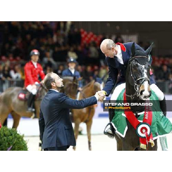 Andrea Paul Gross congratulates with Michael Whitaker winner on Insul Tech Amai of the Jumping Verona - Rolex Fei World Cup tm 2009 Verona, 8th nov. 2009 ph.Fieracavalli/Stefano Grasso