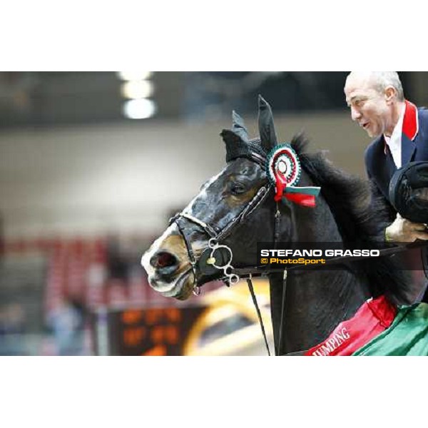 Michael Whitaker parades on Insul Tech Amai after winning the Jumping Verona - Rolex Fei World Cup tm 2009 Verona, 8th nov. 2009 ph.Fieracavalli/Stefano Grasso
