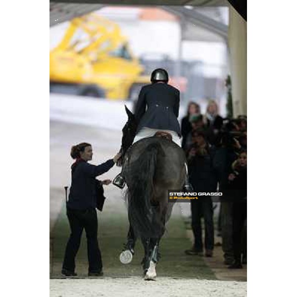 Michael Whitaker exits the arena on Insul Tech Amai after the clear round Jumping Verona - Rolex Fei World Cup tm 2009 Verona, 8th nov. 2009 ph. Fieracavalli/Stefano Grasso