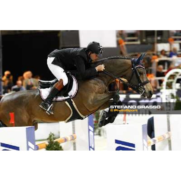 Giuseppe d\' Onofrio on Landzeu 2 Jumping Verona - Rolex Fei World Cup tm 2009 Verona, 8th nov. 2009 ph. Fieracavalli/Stefano Grasso