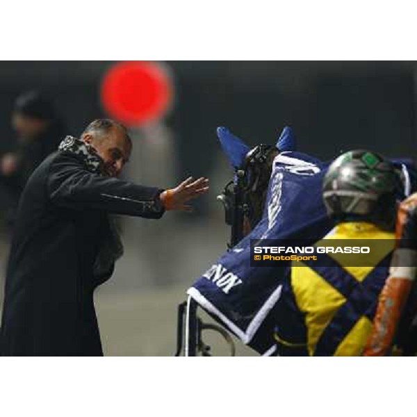 Mr. Lami, owner and breeder congratulates with his horse, Nieves Vl, after winning with Andrea Guzzinati the Gran Criterium \'Memorial Piero Biondi\' Milan San Siro, 15th nov. 2009 ph. Stefano Grasso