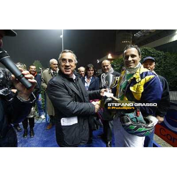 group photo for the winning connection of Gran Criterium \'Memorial Piero Biondi\' won by Andrea Guzzzinati with Nieves Vl - dott. Corardini and Andrea Guzzinati Milan, San Siro 15th nov. 2009 ph. Stefano Grasso