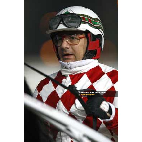 Giampaolo Minnucci prepares to start at the Gran Criterium \'Memorial Piero Biondi\' Milan San Siro, 15th nov. 2009 ph. Stefano Grasso