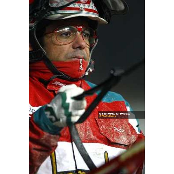 Pietro Gubellini prepares to start at the Gran Criterium \'Memorial Piero Biondi\' Milan San Siro, 15th nov. 2009 ph. Stefano Grasso