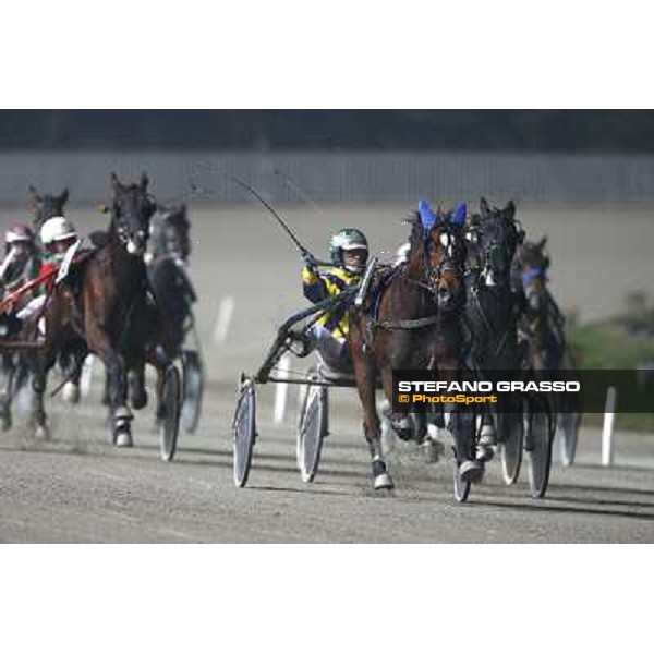 Andrea Guzzinati with Nieves Vl goes to win the Gran Criterium \'Memorial Piero Biondi\' Milan San Siro, 15th nov. 2009 ph. Stefano Grasso