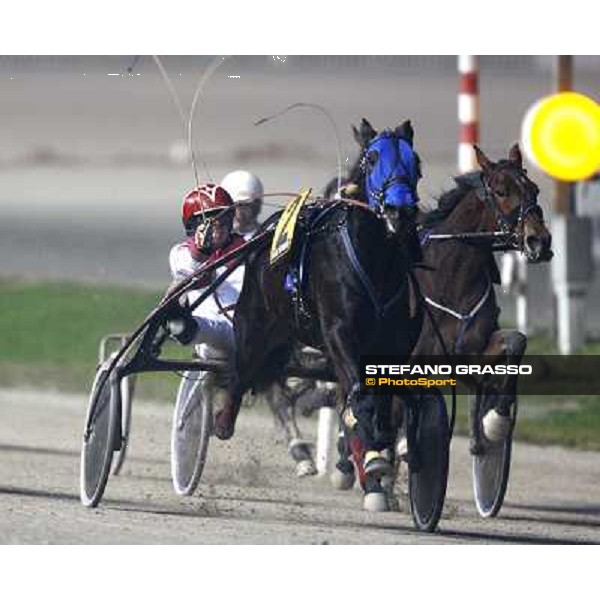 Marino Lovera and Naama Bat goes to win the Gran Criterium \'Filly\' Milan San Siro, 15th nov. 2009 ph. Stefano Grasso