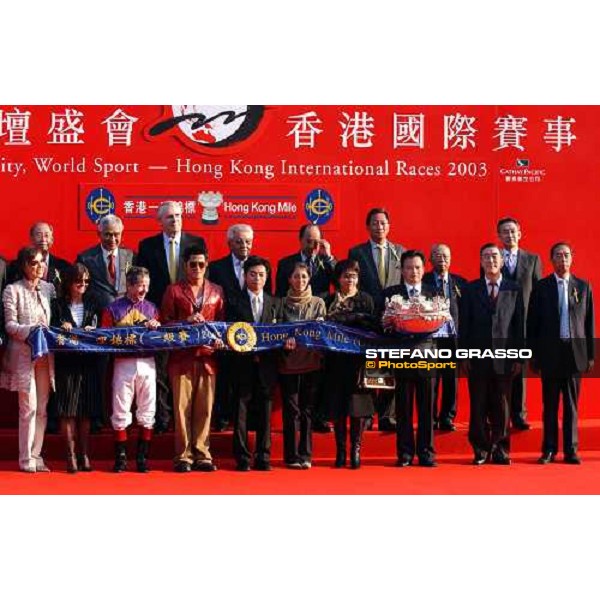 price ceremony of The Hong Kong Mile Sha tin 14-12-03 ph. Stefano Grasso