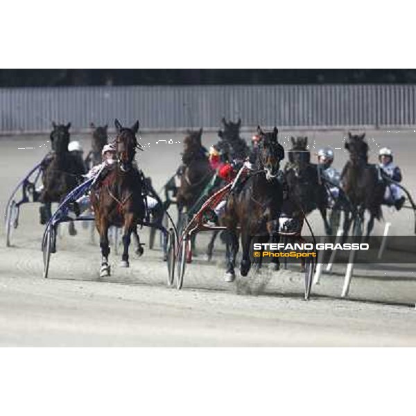 Roberto Vecchione with Island Effe and Pietro Gubellini with Le Touquet flying towards the line of the Final of the Gran Premio Mario Locatelli Milan San Siro, 24th january 2010 ph. Stefano Grasso