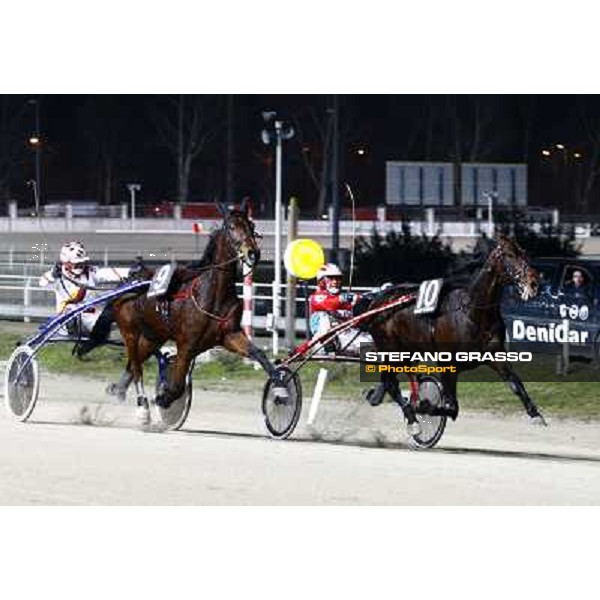 Roberto Vecchione with Island Effe and Pietro Gubellini with Le Touquet flying towards the line of the Final of the Gran Premio Mario Locatelli Milan San Siro, 24th january 2010 ph. Stefano Grasso