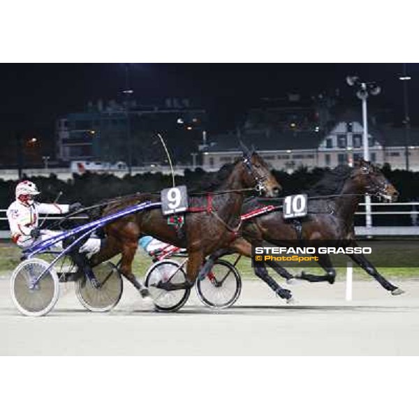 Roberto Vecchione with Island Effe and Pietro Gubellini with Le Touquet flying towards the line of the Final of the Gran Premio Mario Locatelli Milan San Siro, 24th january 2010 ph. Stefano Grasso