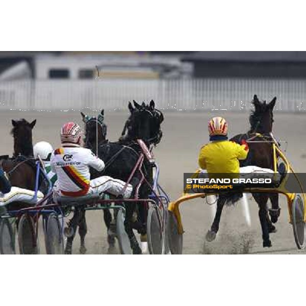 Giuseppe Lombardo jr. with Nevera and Roberto Vecchione with Nicolas Bieffe turn the first bend of San Siro racetrack Milan San Siro, 24th january 2010 ph. Stefano Grasso