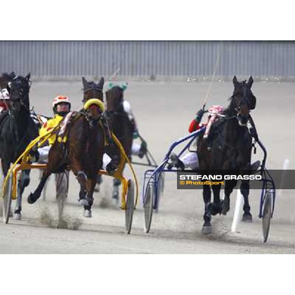 Giuseppe Lombardo jr. with Nevera and Pietro Gubellini enter the straight of San Siro racetrack Milan San Siro, 24th january 2010 ph. Stefano Grasso