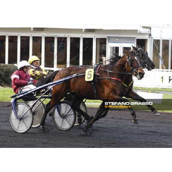 Jean Michel Bazire with Ismos Fp goes to win the Prix du Luxembourg beating Obelo Darche Paris Vincennes, 30th january 2010 ph. Stefano Grasso