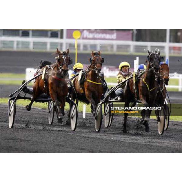 Jean Michel Bazire with Ismos Fp goes to win the Prix du Luxembourg beating Obelo Darche Paris Vincennes, 30th january 2010 ph. Stefano Grasso