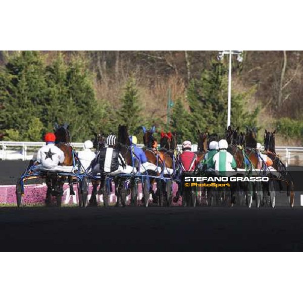 Prix du Luxembourg - the horses and drivers after the first turn Paris Vincennes, 30th january 2010 ph. Stefano Grasso